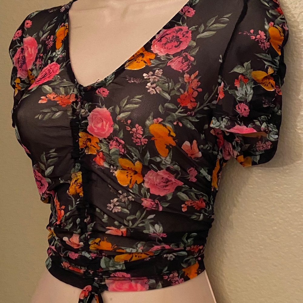 Beautiful Scrunch Floral Crop Top